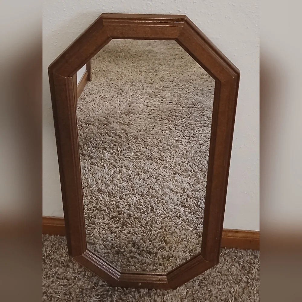 Elegant Brown Wall Mirror - Picture 1 of 1